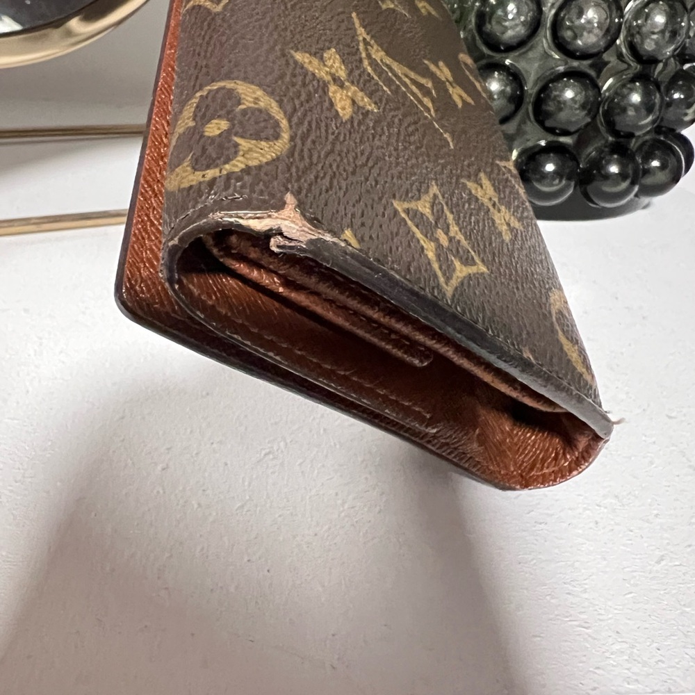 Louis Vuitton Tri Fold Wallet - Picture 8 of 11
